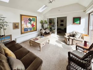 Sitting room- click for photo gallery